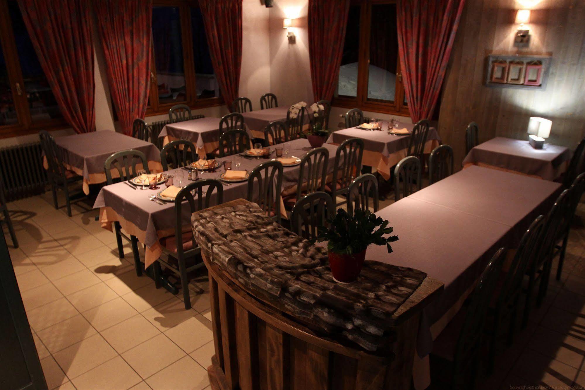 Logis Hotel Beausoleil Saint-Sorlin-dʼArves Exteriér fotografie